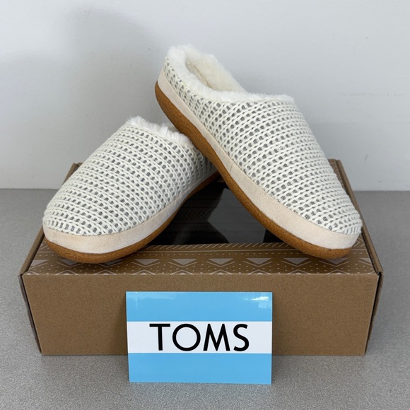 Toms Shoes - TOMS IVORY Mule SWEATER KNIT SLIPPERS SIZE 5 New in box